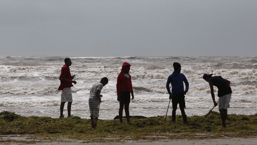 Con apoyo de la Cruz Roja Colombiana se avanza en la evaluación de daños y en el análisis de las necesidades. Foto: Getty Images / STRINGER