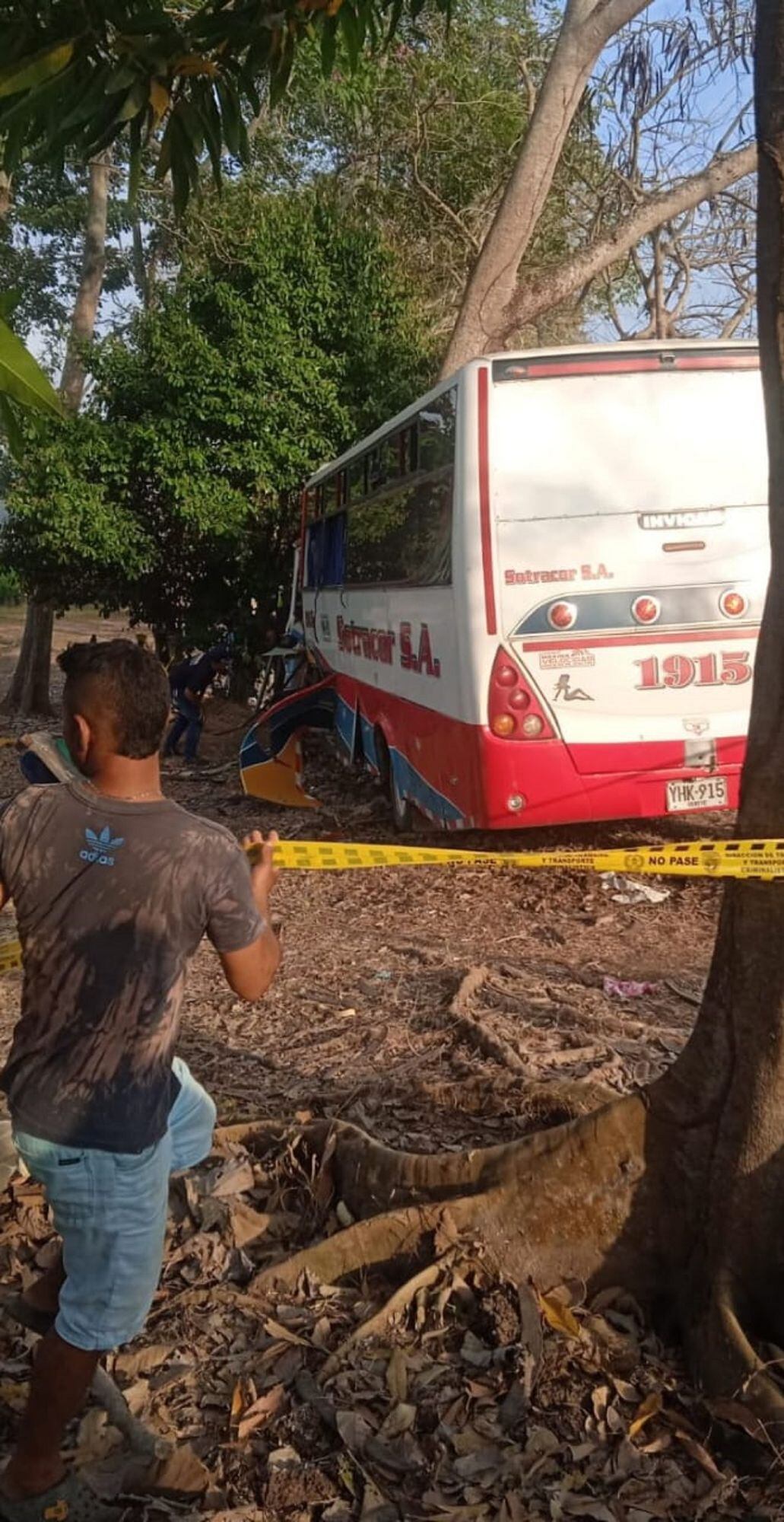 13 personas heridas deja grave accidente de tránsito en Moñitos. Foto: cortesía comunidad La Doctrina.
