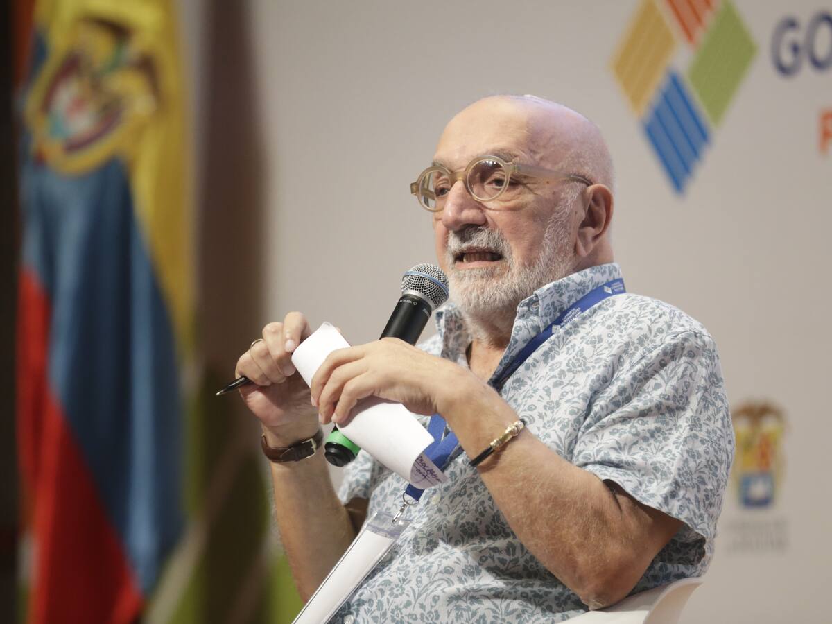 Periodista Juan Gossaín se encuentra internado en una clínica de Cartagena