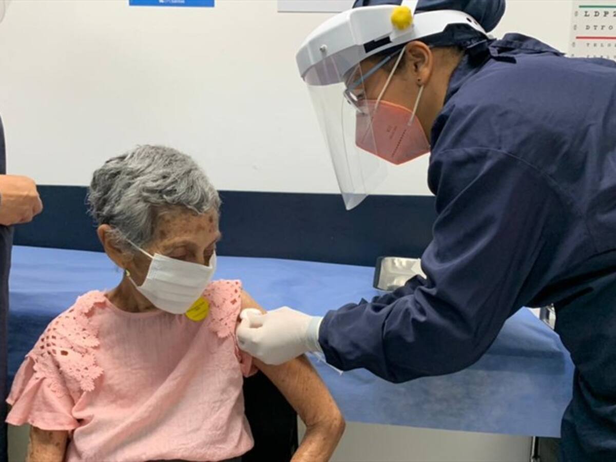 En un 27% estaría la aplicación de las vacunas contra el COVID-19 asignadas en Córdoba