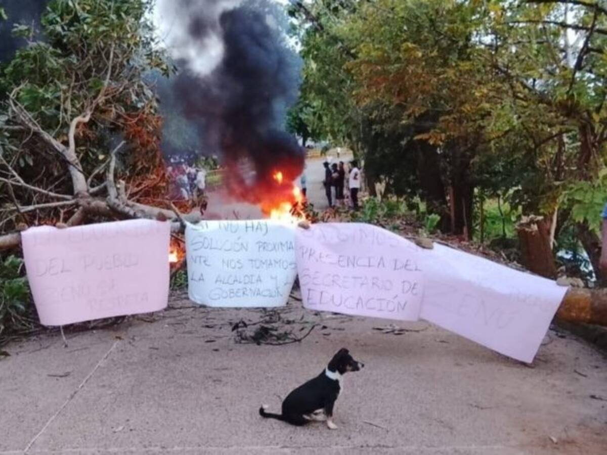 Por presuntos incumplimientos en educación, comunidad indígena bloqueó vía San José de Uré-Montelíbano