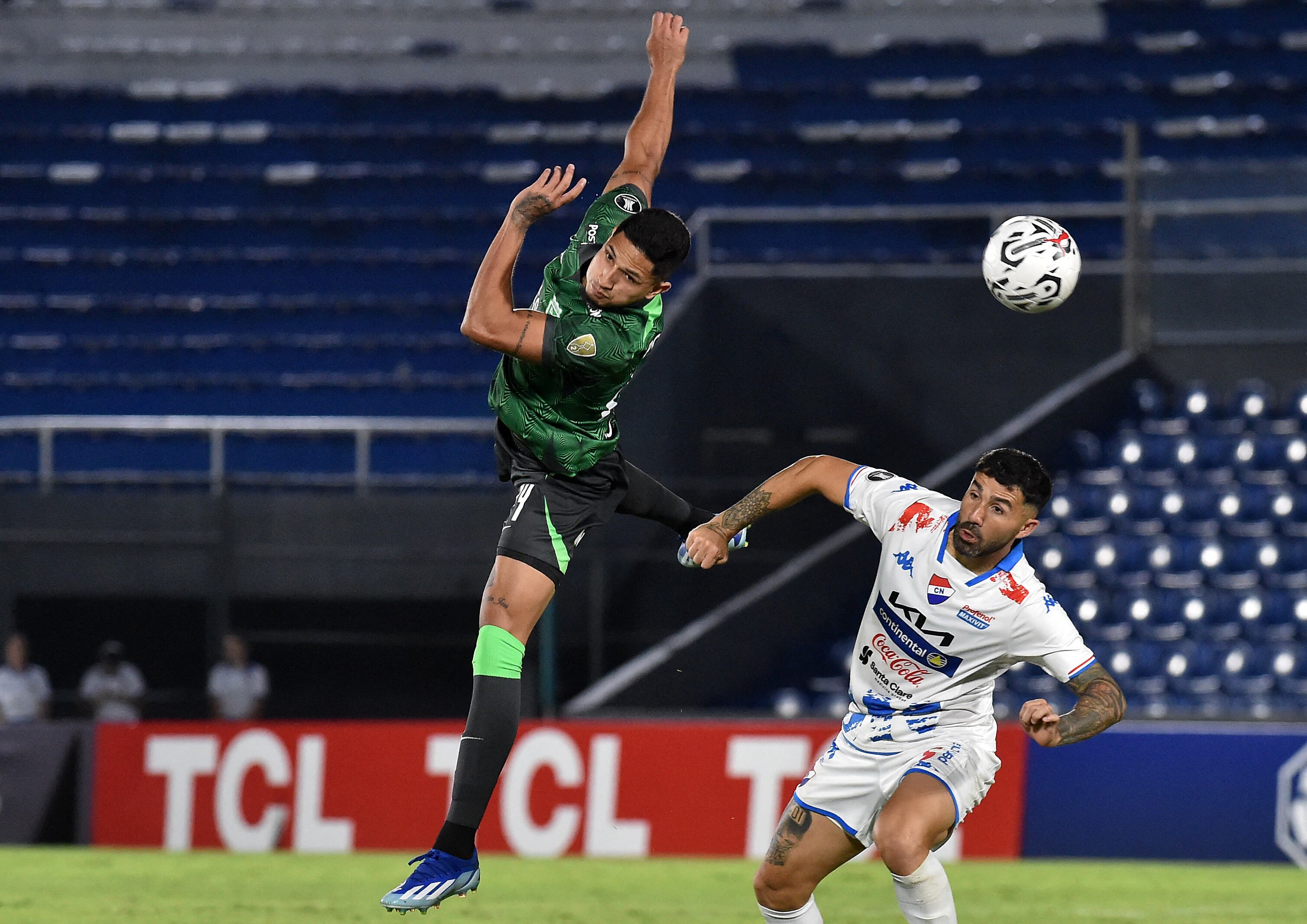 Duelo entre Nacional y Atlético Nacional en Copa Libertadores. Foto: NORBERTO DUARTE/AFP/Getty Images