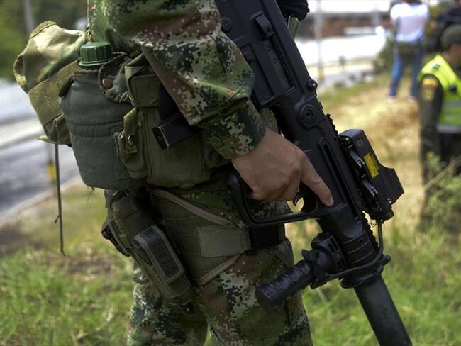 Una comisión de la Policía y del Ejército Nacional indaga sobre el paradero de Jeferson Arévalo Robayo. Foto: Getty Images