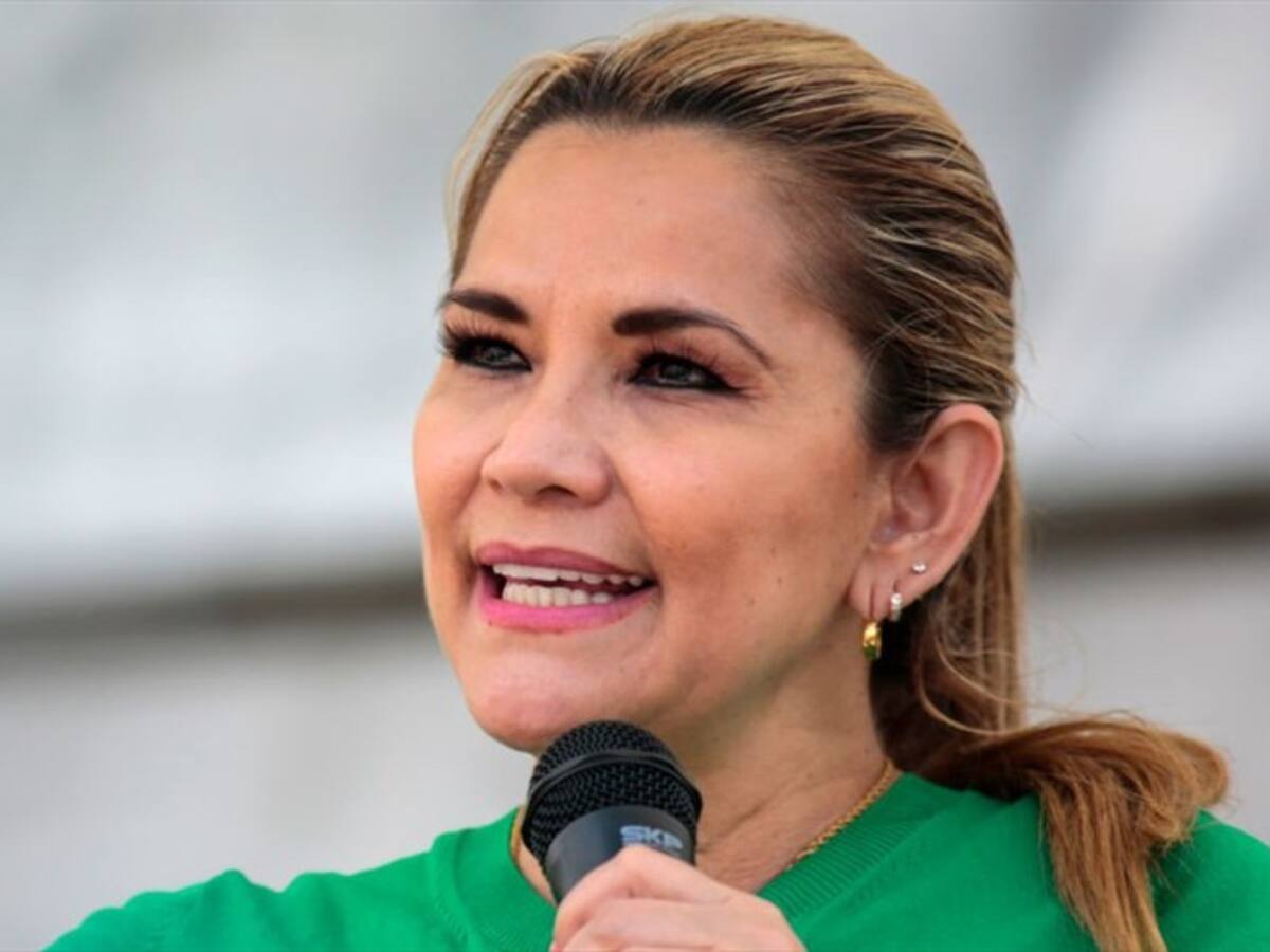 Hija de Jeanine Áñez acusa a Evo Morales de tener a su madre como "trofeo"
