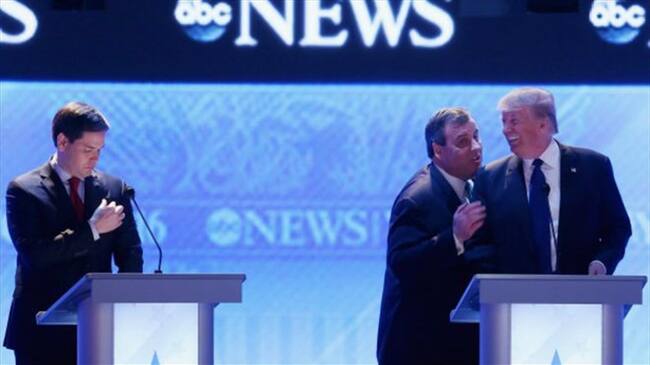 Image copyrightGetty Image caption Marco Rubio fue objeto de críticas de otros políticos republicanos que intentan contener su ascenso. Foto: BBC Mundo