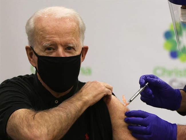 Biden recibió segunda dosis de la vacuna contra el Coronavirus. Foto: Alex Wong/Getty Images