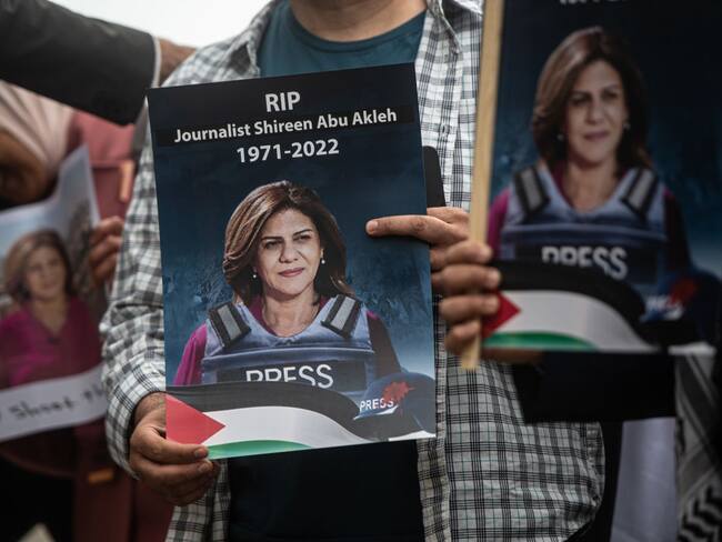 Comienza con enfrentamientos el funeral en Jerusalén de Shireen Abu Akleh. Foto: Getty Images.