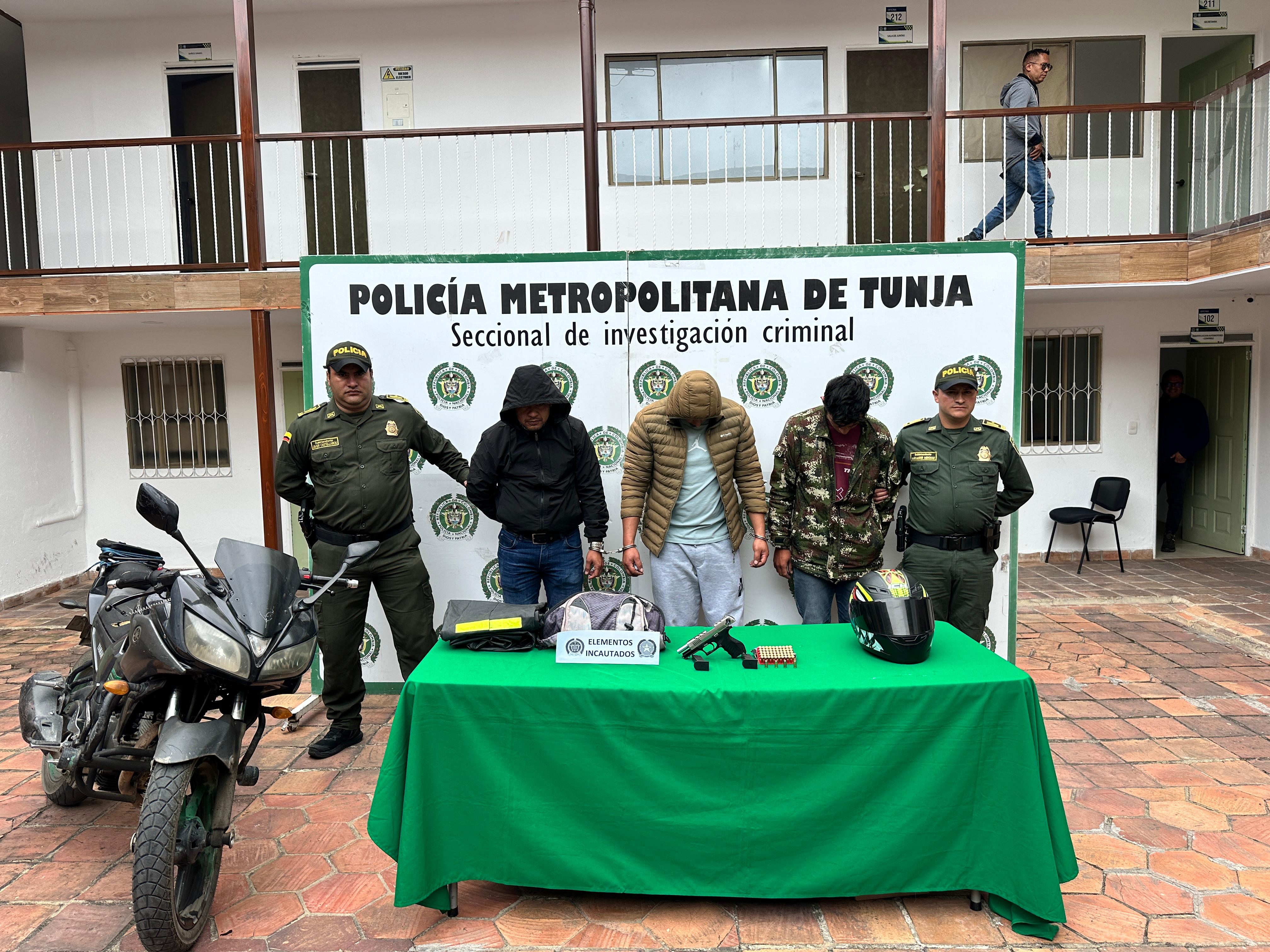 La Policía Metropolitana de Tunja en coordinación con la Fiscalía General de la Nación, capturaron a tres hombres con los alias de  “Acosta”, “Raúl” y “Daniel” / Foto: Policía Metropolitana de Tunja.