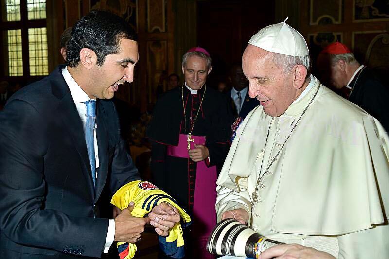 David Barguil presumió que ya se ha reunido dos veces con el papa Francisco. Foto: David Barguil