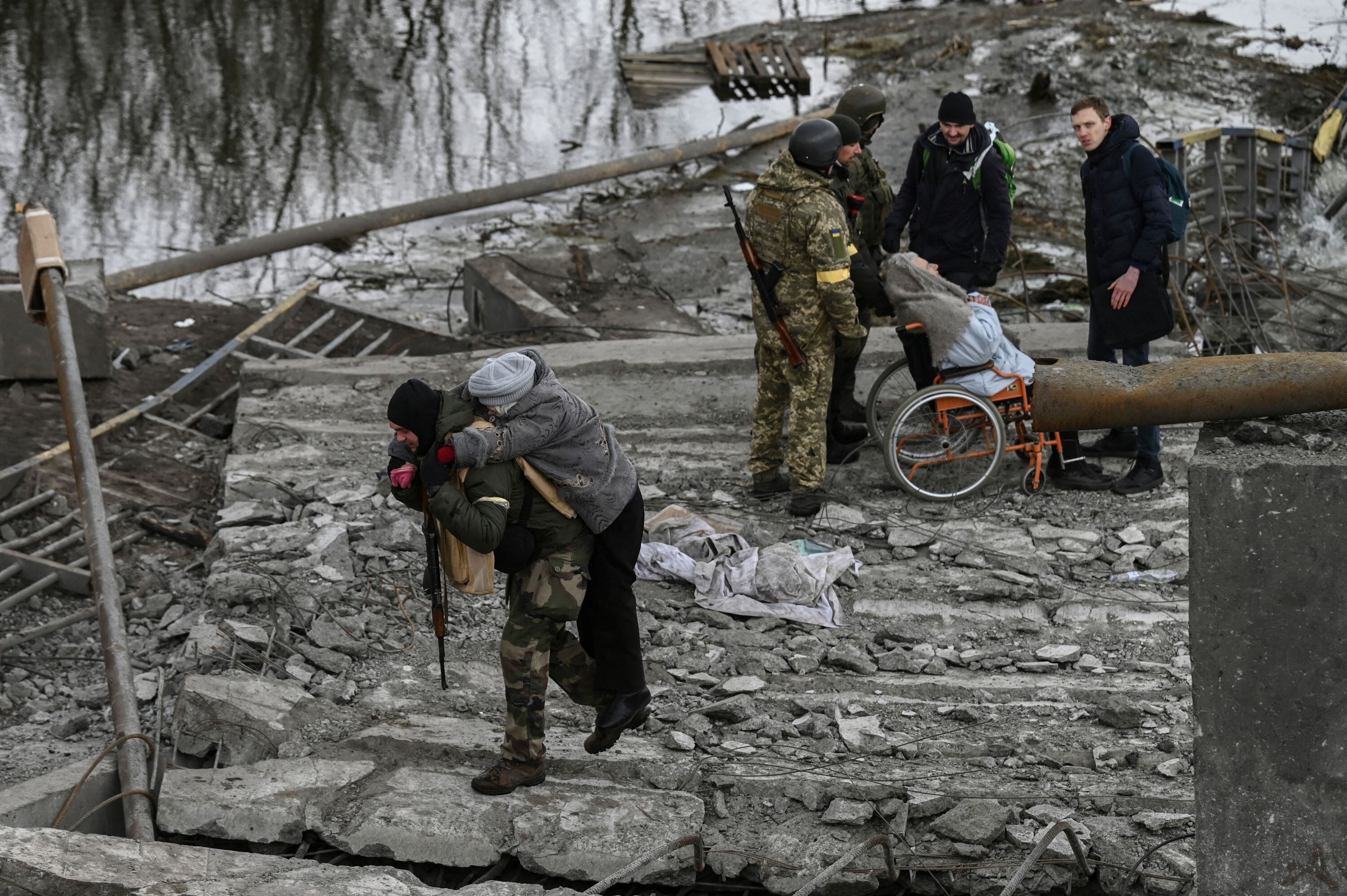 Foto de referencia de Mariúpol, ciudad ucraniana afectada por los ataques rusos. Photo by ARIS MESSINIS / AFP) (Photo by ARIS MESSINIS/AFP via Getty Images)
