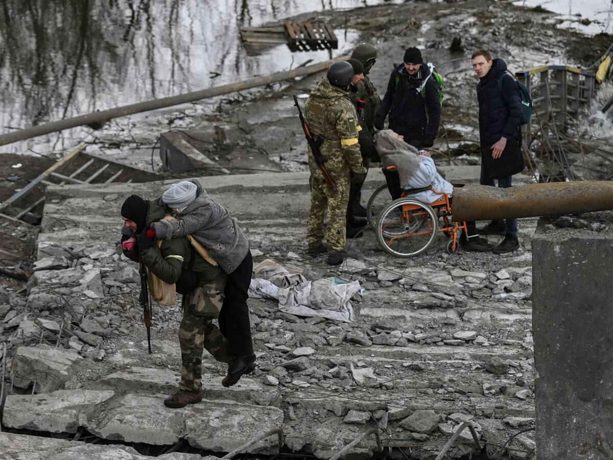 Jefe de Cruz Roja en Mariúpol: “no hay agua ni comida, ni para los niños”