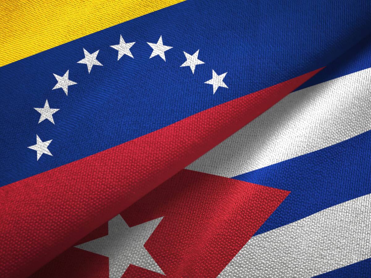 Cuba tildó de “ilegal y fraudulenta” la confiscación del avión de Nicolás Maduro por EEUU