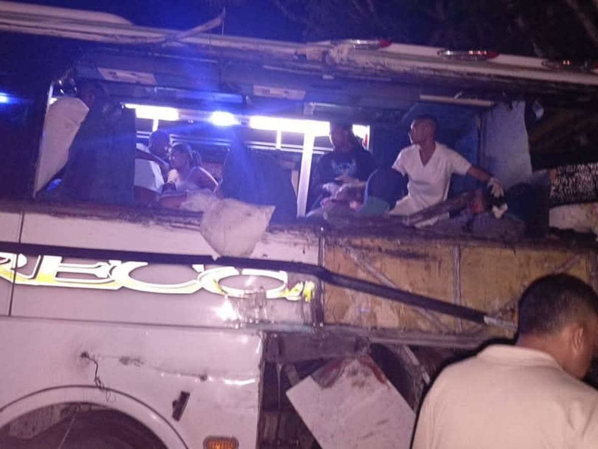 Dos personas muertas y más de 10 heridos en accidente de tránsito en el Cauca