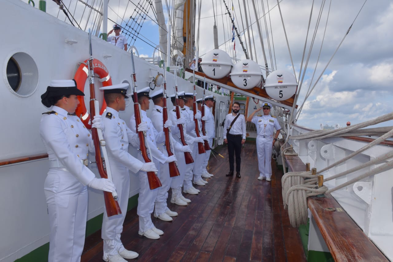 Buque Gloria llegó a Quintana Roo, en México. Foto: cortesía Armada Nacional.