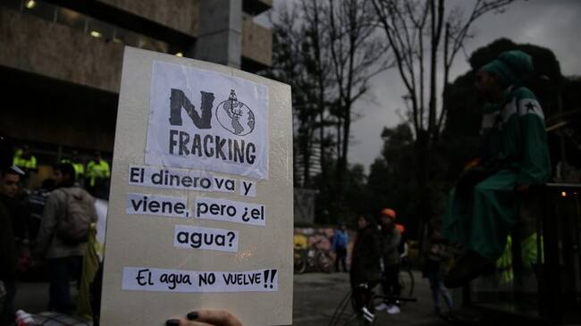 Las fuentes hídricas en el fracking. Foto: La WCon Vicky Dávila