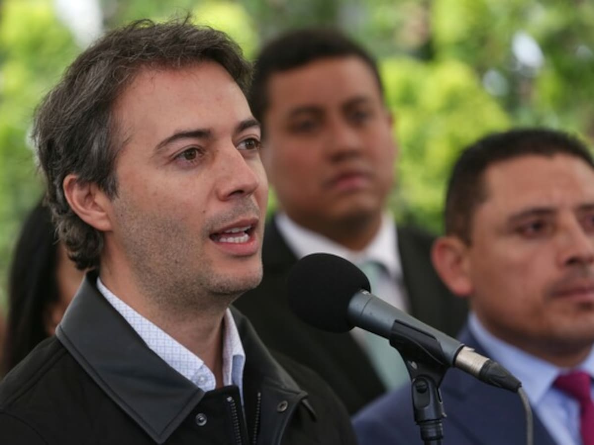 Alcalde de Medellín relaciona atentado contra comerciante con el GEA