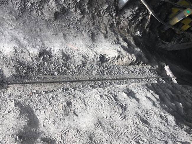 Se les está suministrando a través de una manguera líquidos, aire y un apoyo psicológico.. Foto: Agencia Nacional de Minería. Foto: Agencia Nacional de Minería