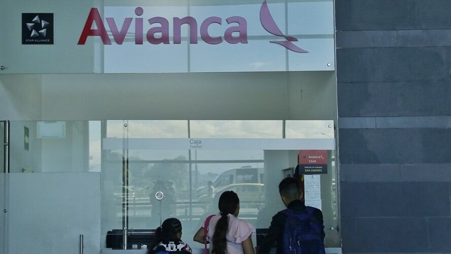 El senador Horacio José Serpa propuso un debate de control político para esclarecer las razones de las fallas y retrasos en las aerolíneas.. Foto: Colprensa