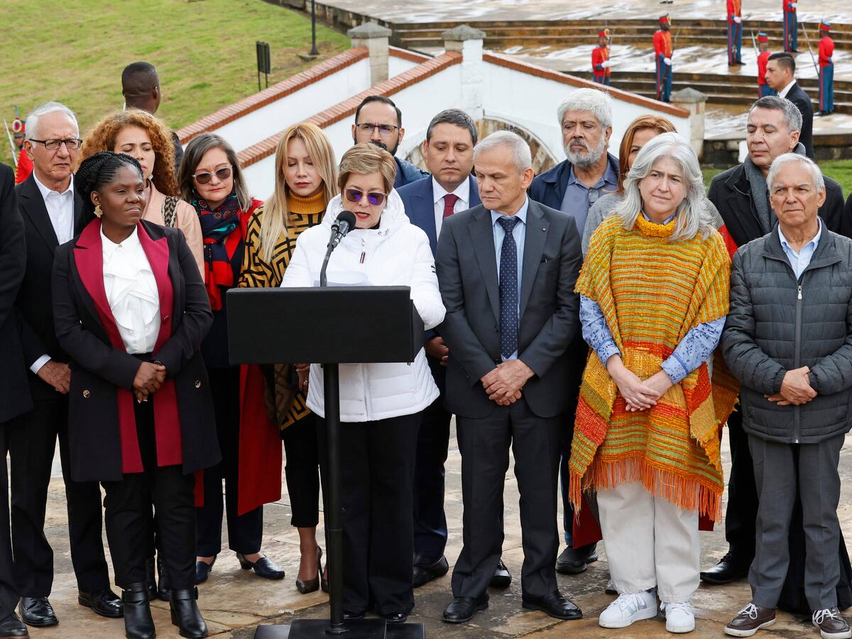 Ministros apoyan al presidente: “el mundo reconoce a un Petro transparente”