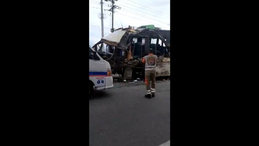 Un muerto y varios heridos deja fuerte accidente de tránsito en la vía Candelaria. Foto: Captura de video