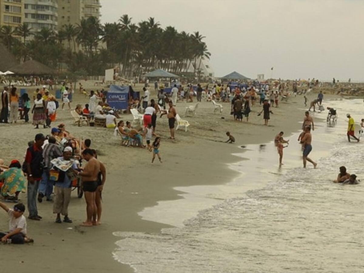 Restringen el acceso de bañistas en el mar en Cartagena