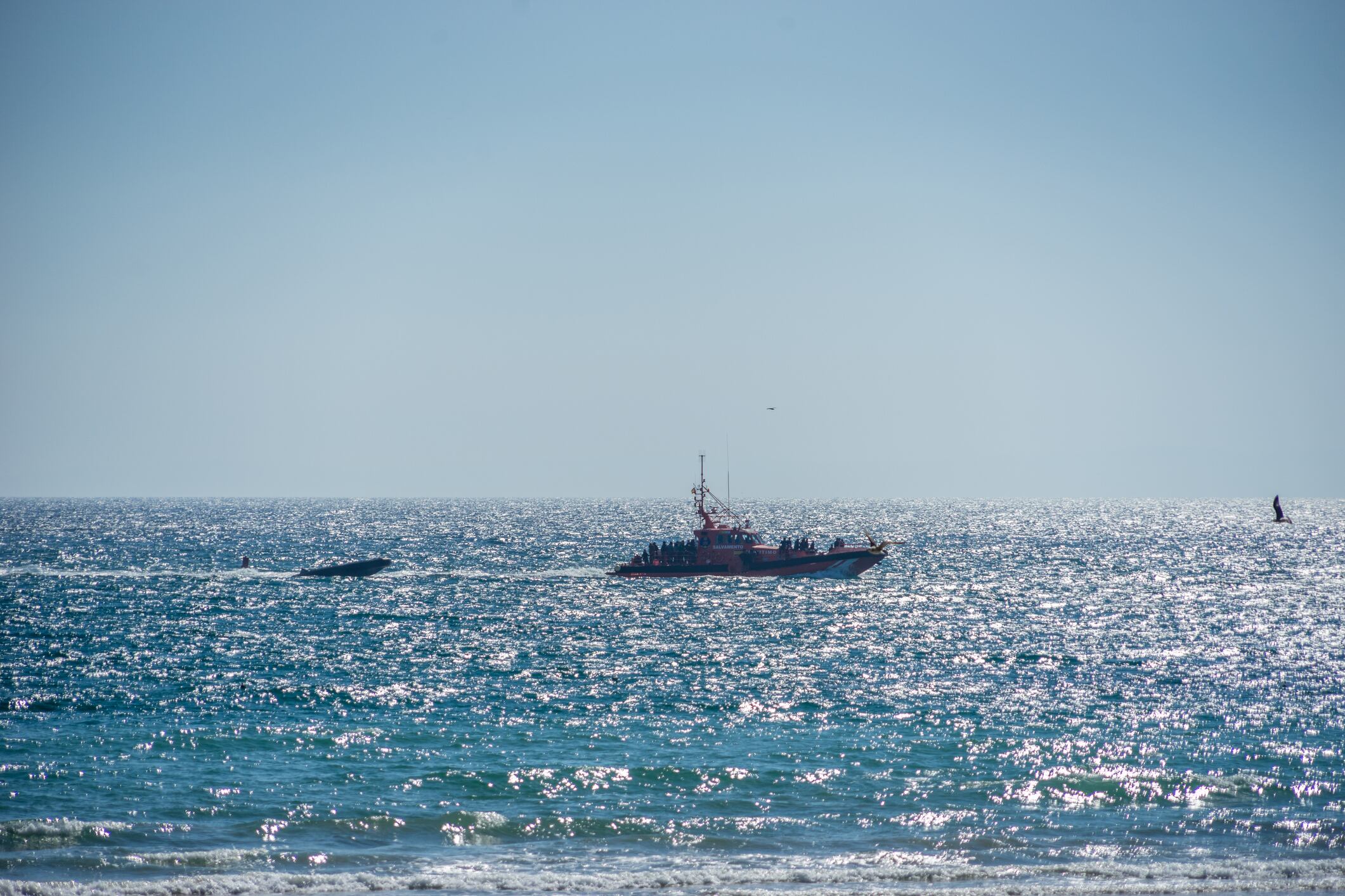 Imagen de referencia de migrantes entrando por mar