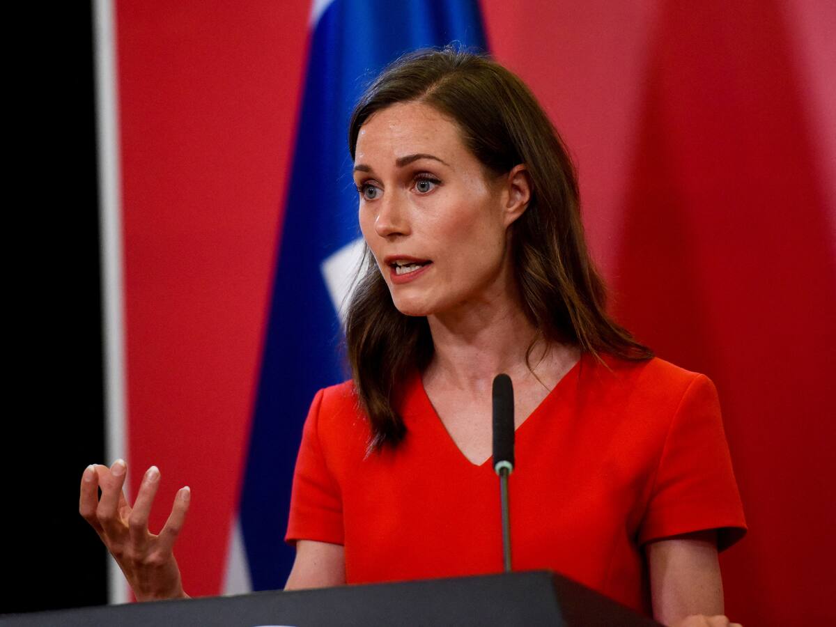 Sanna Marin, primera ministra de Finlandia, envuelta en escándalo por irse de fiesta