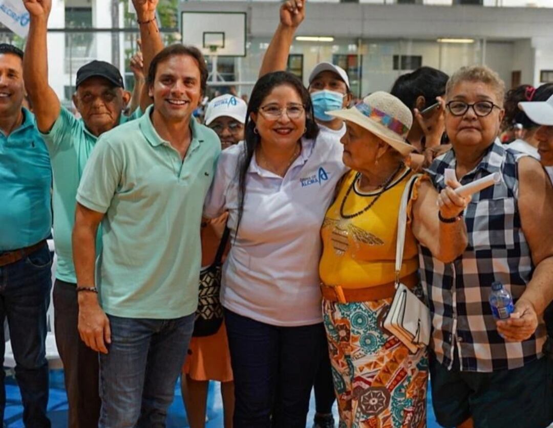 Alfredo Varela y Alcira Sandoval. Foto: Instagram @Alcirasandovali