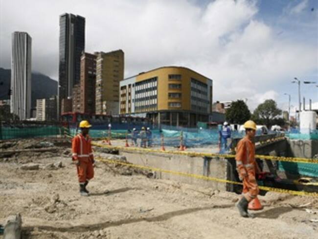 Fiscalía imputa cargos a dos exfuncionarios del IDU por carrusel de contratos en Bogotá