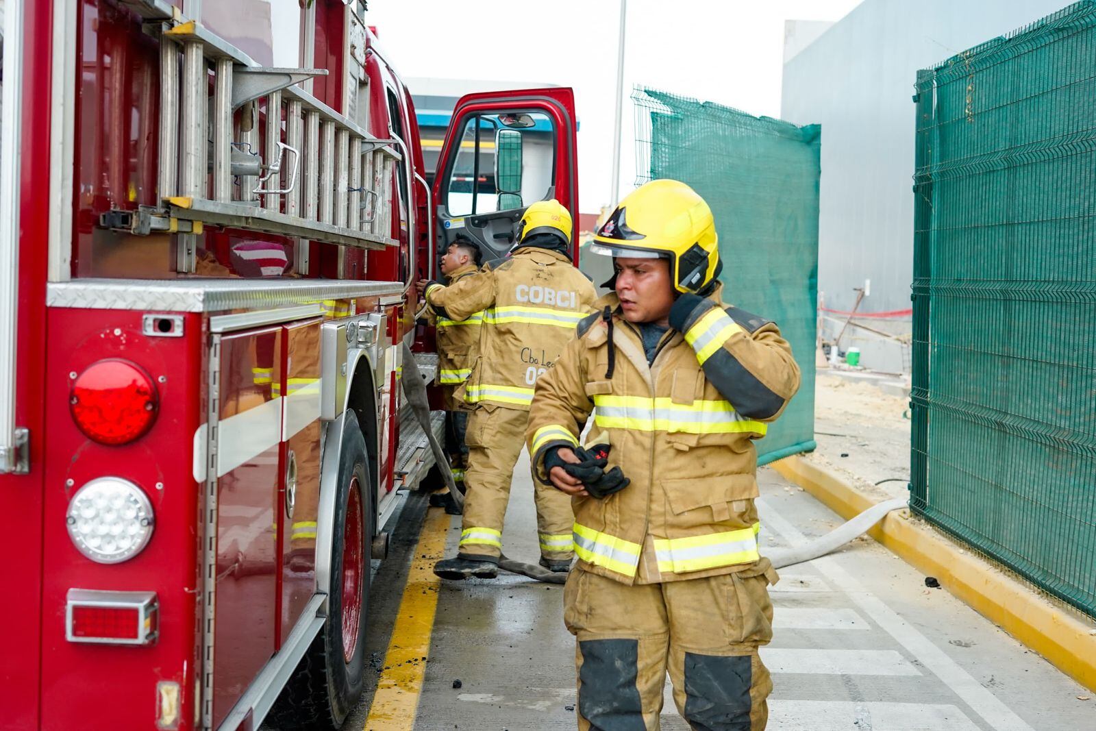 Alcalde de Barranquilla dispuso de bomberos para atender emergencia en Cartagena. Foto: W Radio