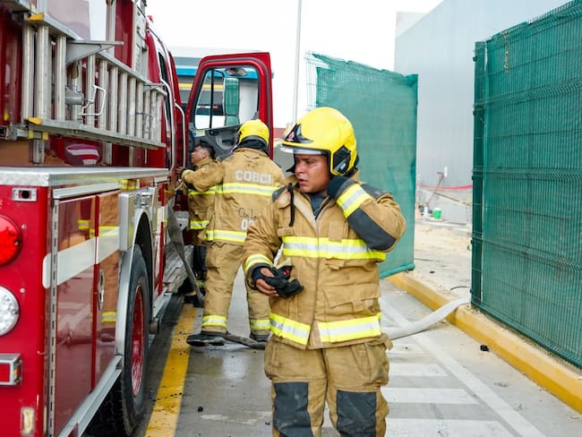 Alcalde de Barranquilla dispuso de bomberos para atender emergencia en Cartagena. Foto: W Radio