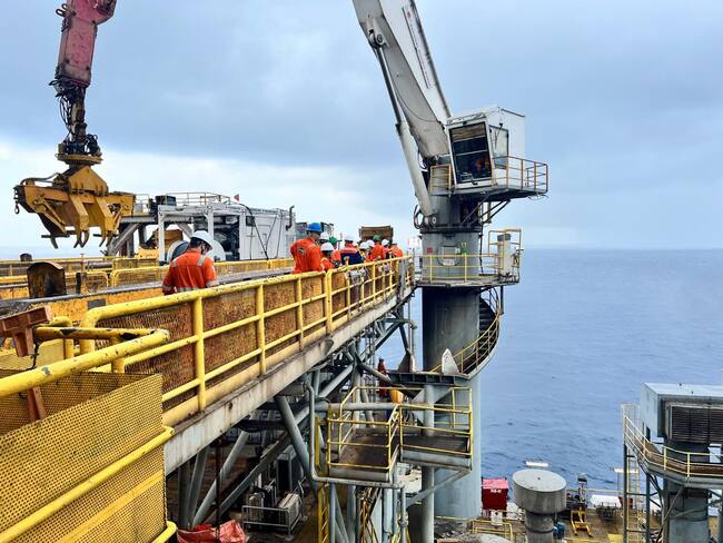 Visita a la plataforma Noble Discoverer/ DIMAR