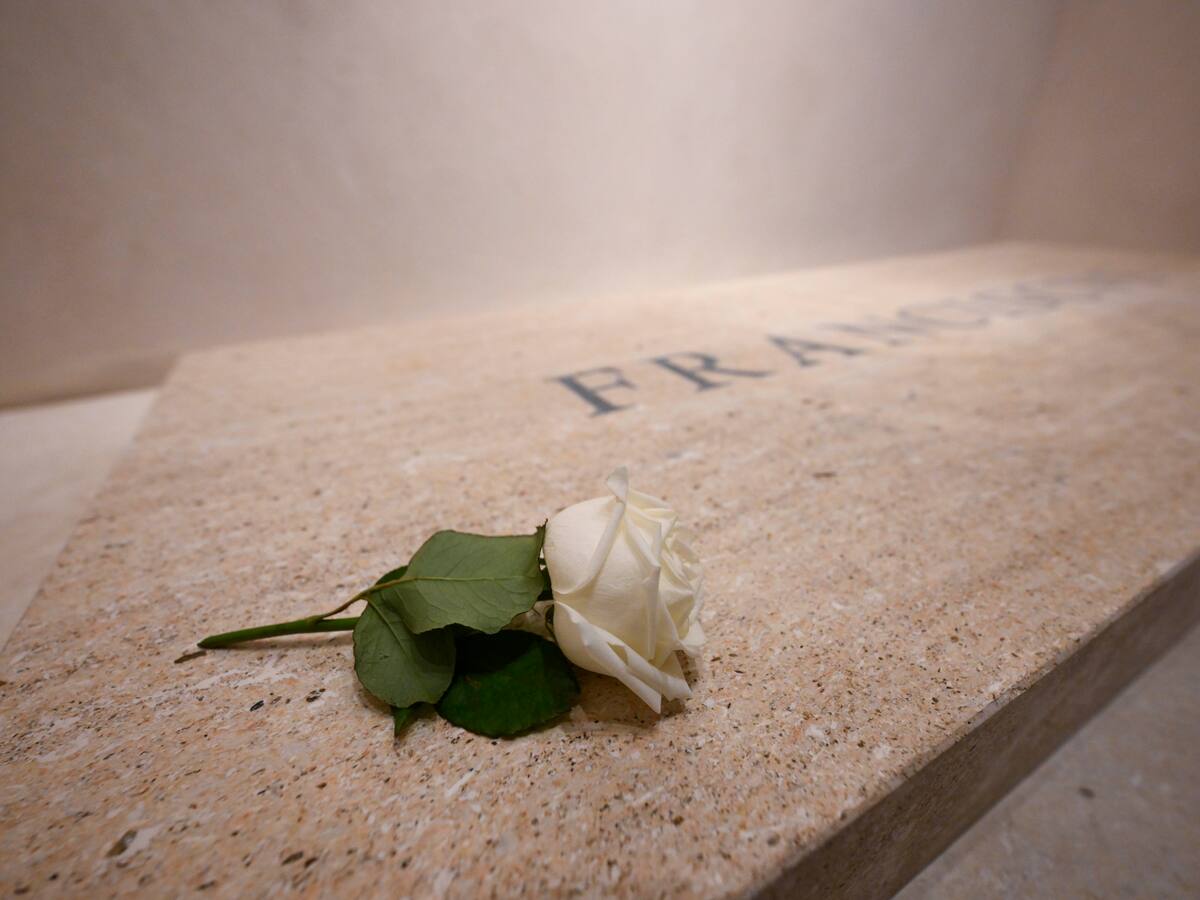 Al menos 20.000 personas han pasado por Santa María la Mayor para ver la tumba del papa Francisco