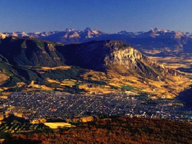En el sur de Chile, prácticamente aislada, esta ciudad tiene niveles altos de contaminación de aire.. Foto: BBC Mundo