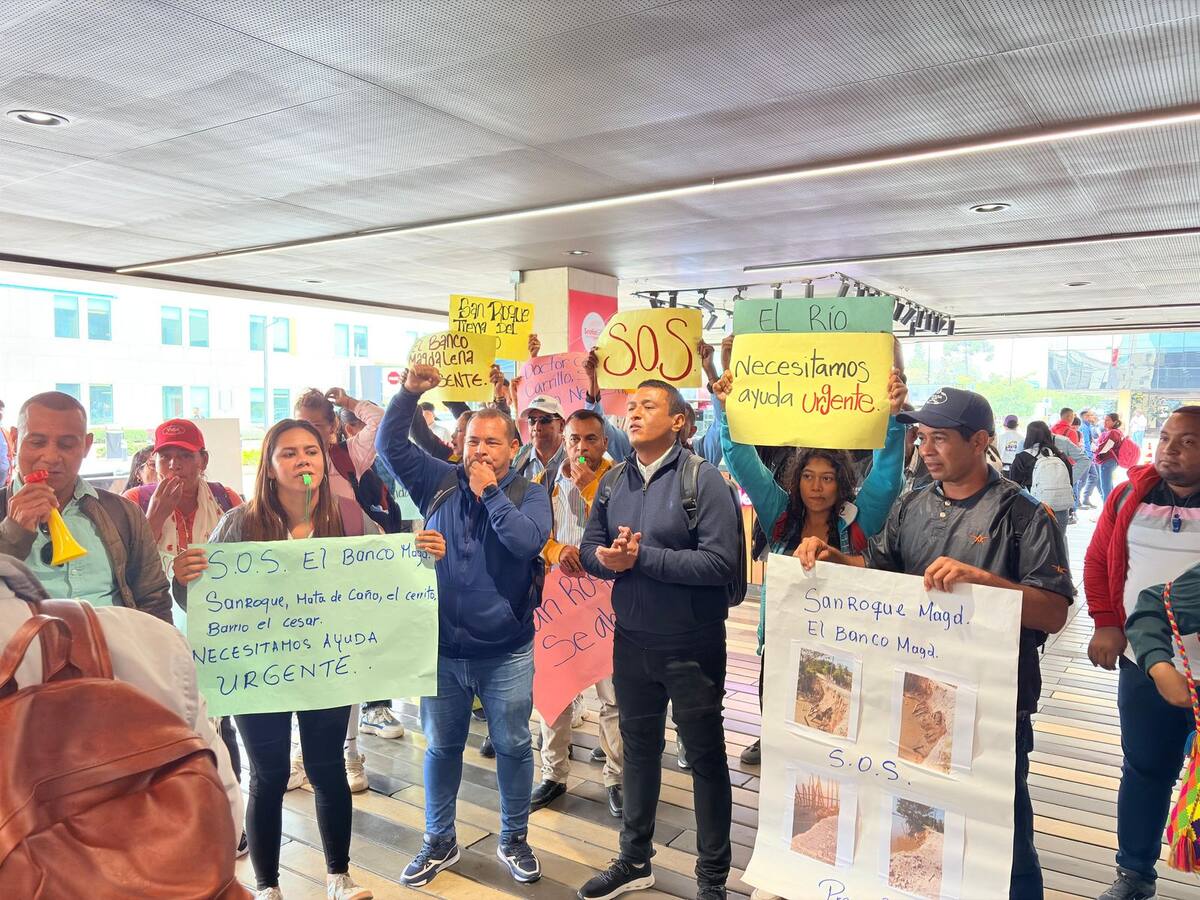 Comunidad de El Banco, Magdalena llegó hasta Bogotá para solicitar apoyo por crisis de erosión
