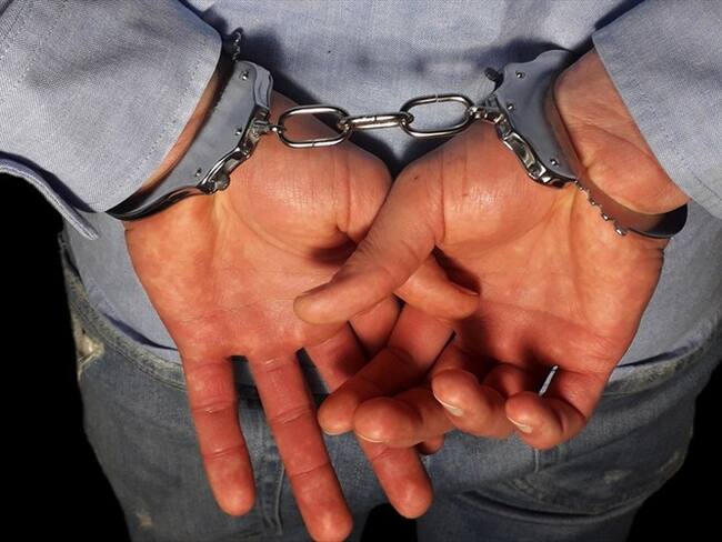Imagen de referencia de un hombre capturado. Foto: Getty Images / majo1122331