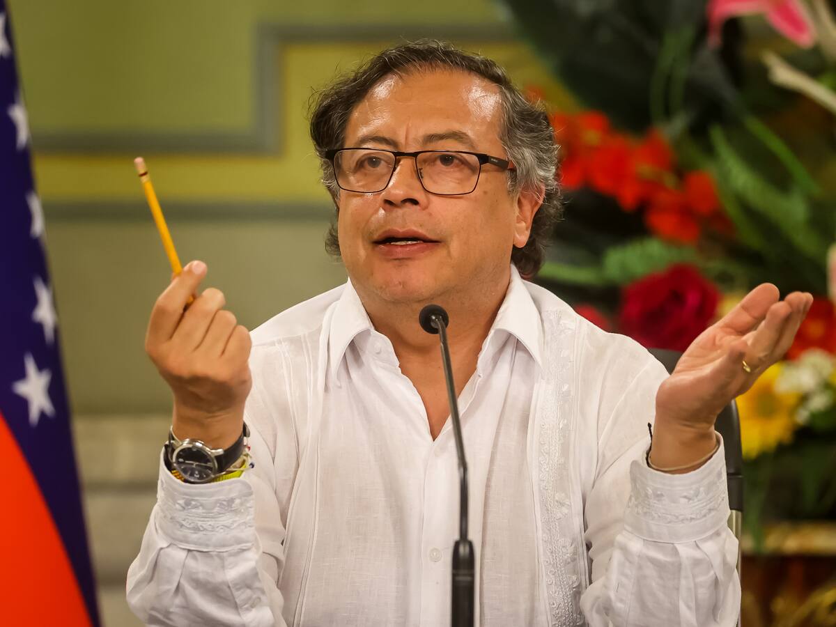 “No hemos parado exploración de petróleo y gas en Colombia”: presidente Petro