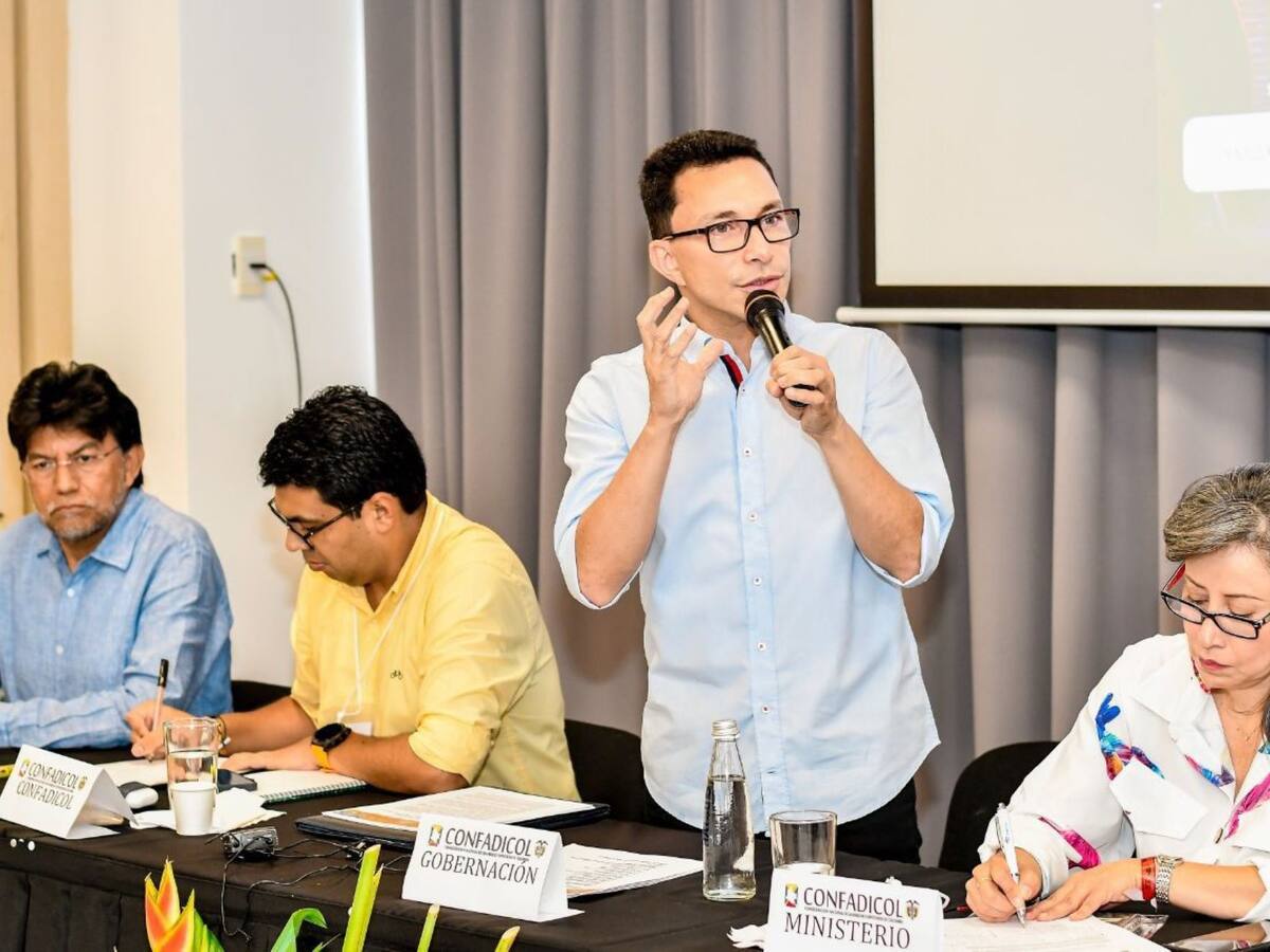 Gobernador del Magdalena participó en Encuentro Nacional de Asambleas