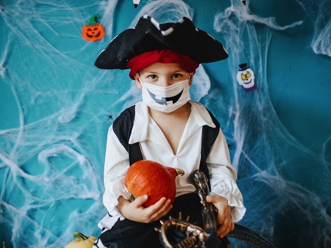 El alcalde del municipio de Soacha, Juan Carlos Saldarriaga, decretó el toque de queda para menores durante la celebración de Halloween. Foto: Getty Images / ANCHIY