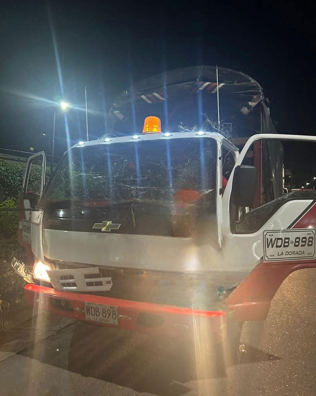 Atentado contra camión que transportaba militares de la Brigada 30 de Cúcuta.