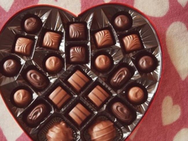 Quienes más celebran el día del Amor y la Amistad son personas solteras pero con relaciones como noviazgo o compromiso . Foto: Getty Images