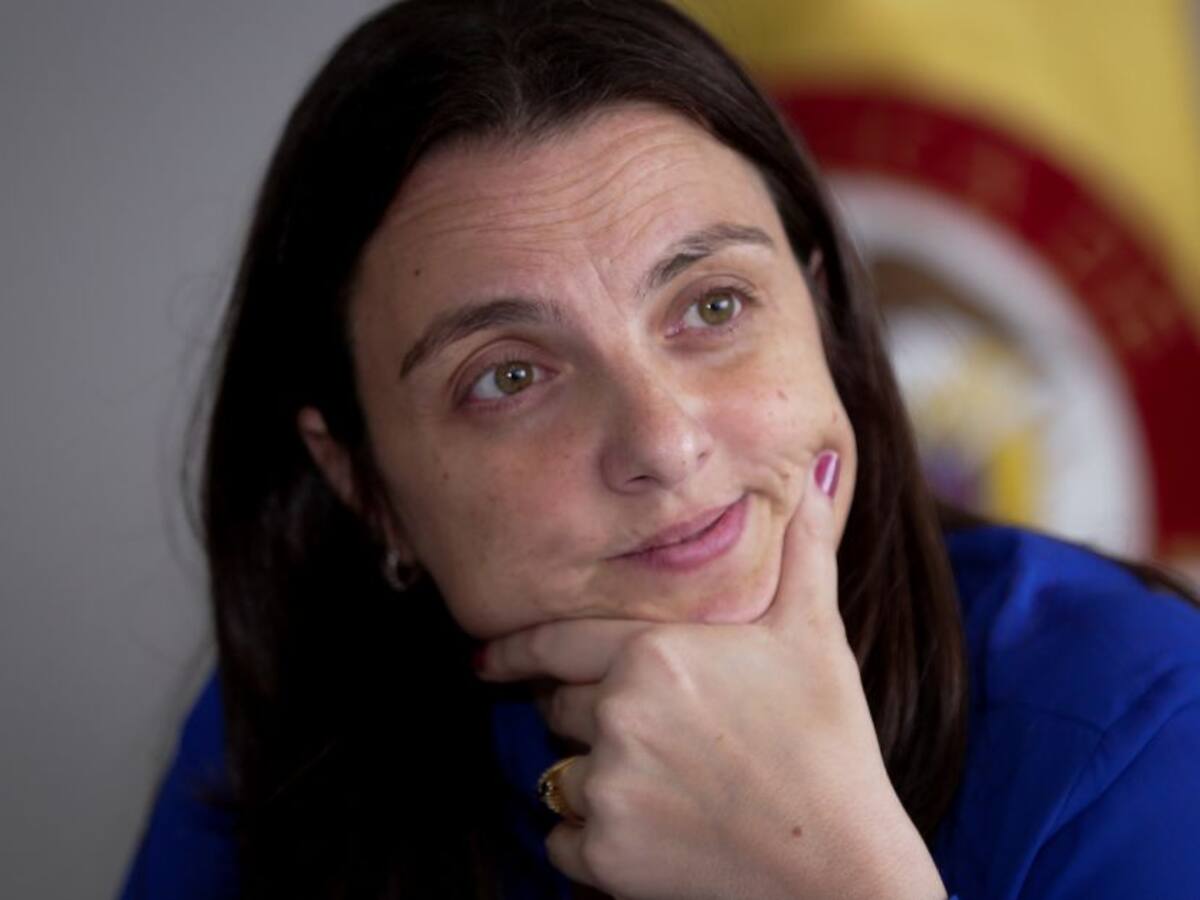 Exministra Karen Abudinen: “he tenido que ir al psicólogo”