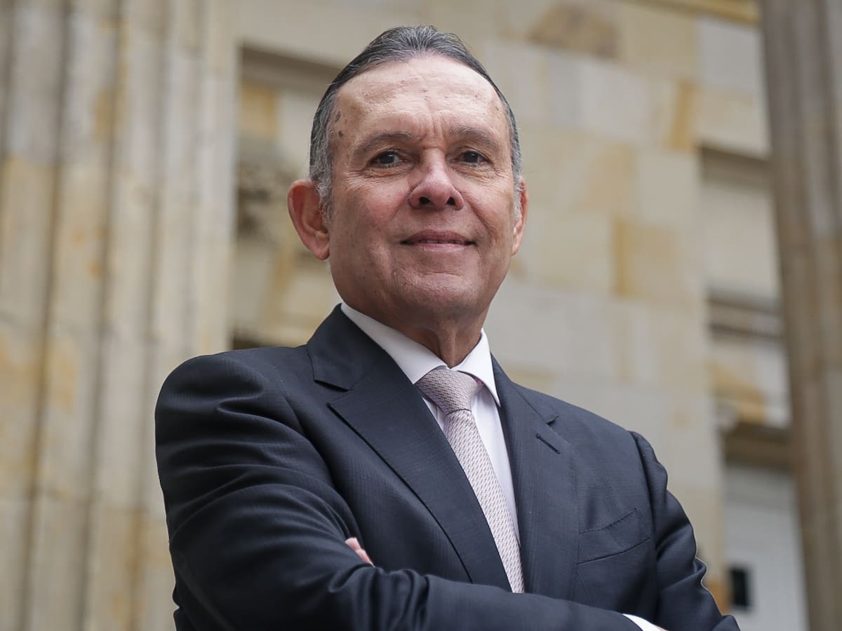 Efraín Cepeda oficializó su precandidatura presidencial de cara a las elecciones del 2026