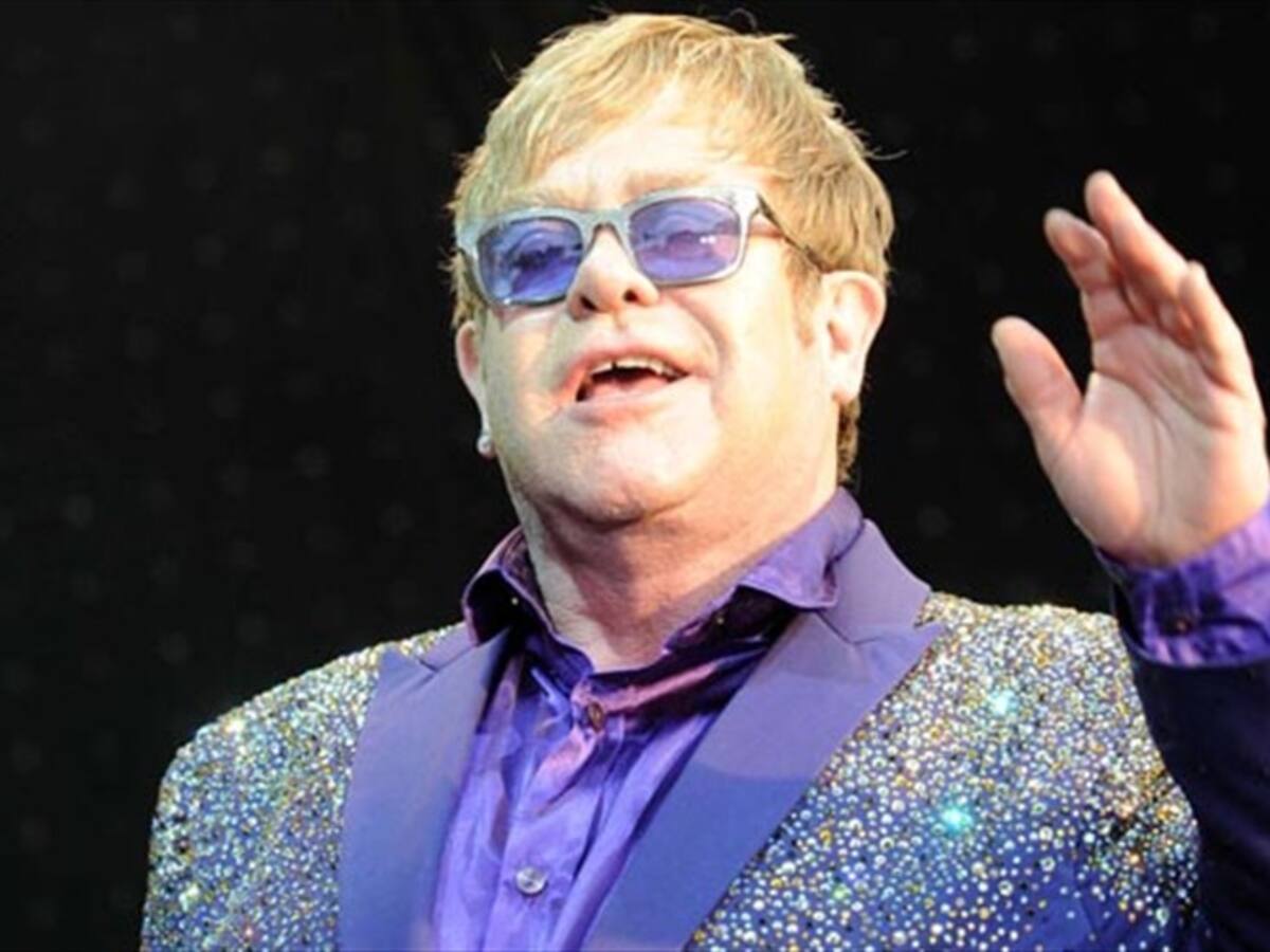 Elton John no se plantea jubilarse