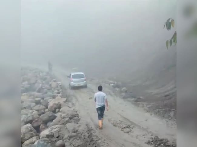 Paso a un solo carril en la vía La Soberanía. Foto: Cortesía.