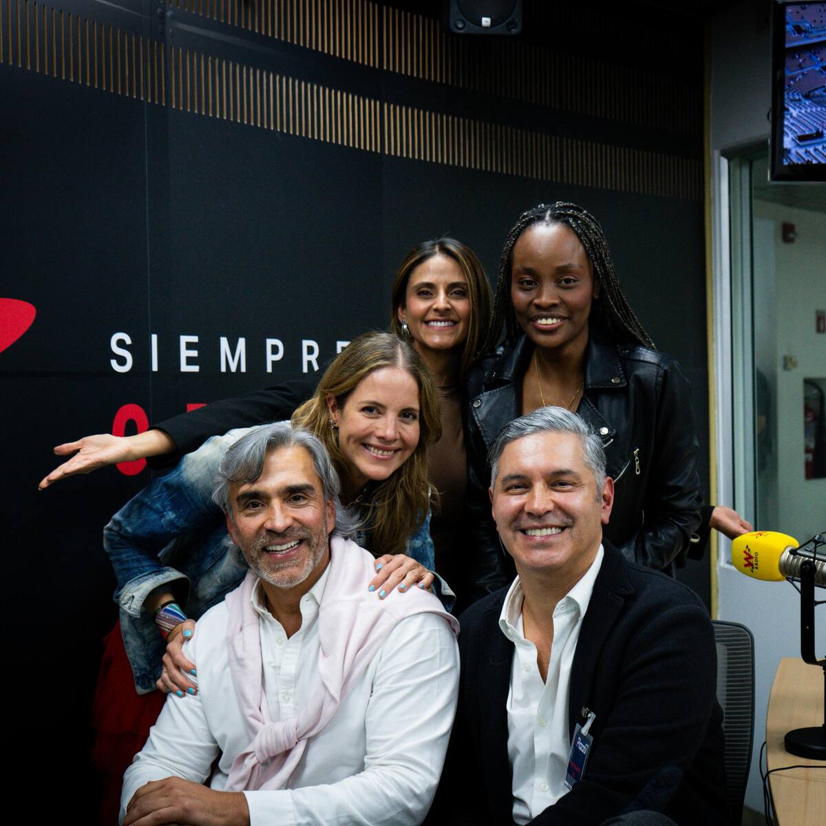 “Todo nace con el amor”: padres de bebé gestada en vientre subrogado cuentan su historia