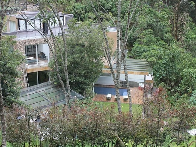 Así se realizó la demolición de mansión ilegal en los cerros orientales en Bogotá