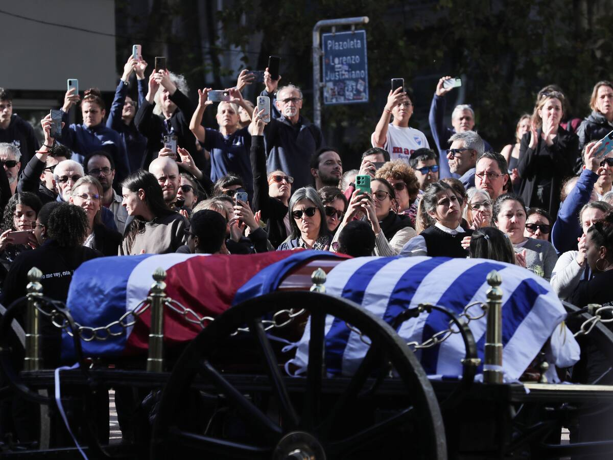 Comenzó la procesión fúnebre del expresidente uruguayo José Mujica