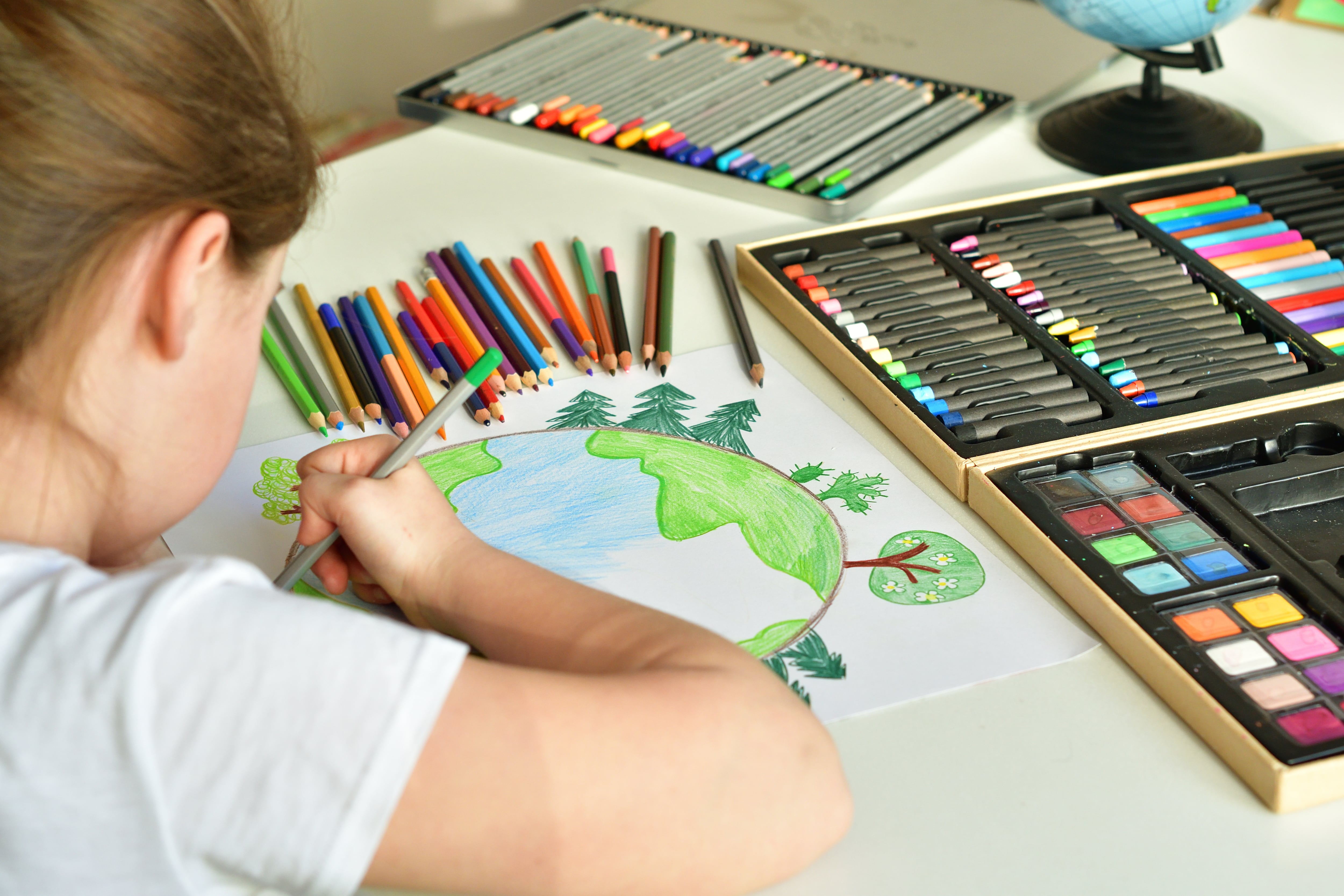 En total, en el proceso de actualización se terminará beneficiando a alrededor de 5.000 instituciones educativas. | Foto: shutterstock