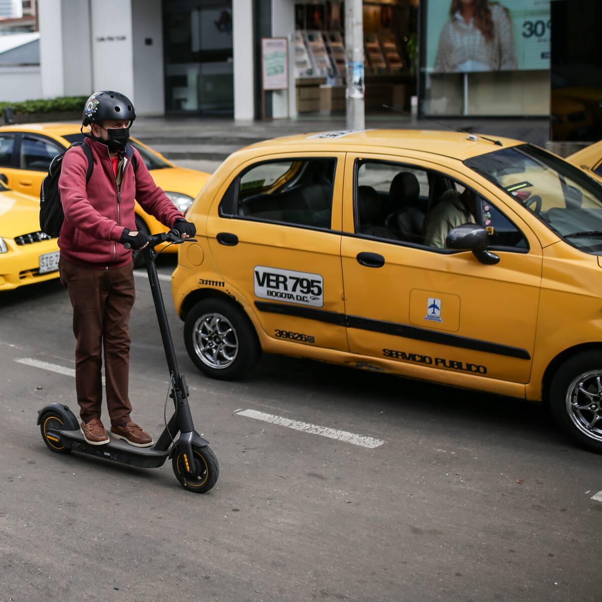 Taxis están habilitados el día sin carro en Bogotá, pero tienen pico y placa: ¿cómo funcionará?